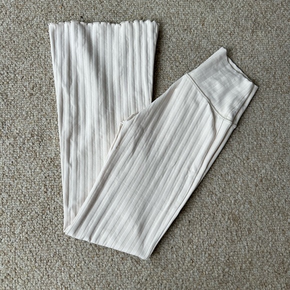 cream aerie offline flare leggings sz s - Picture 2 of 4